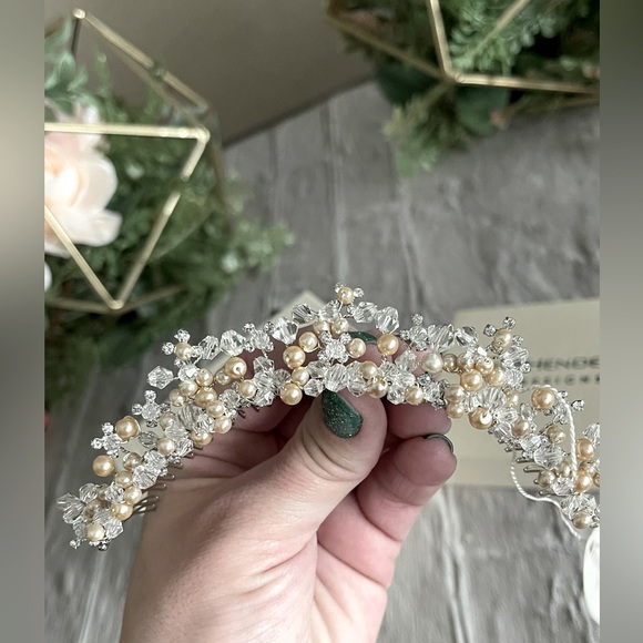 Elen Henderson Designs Bridal Veil Headpiece - Picture 4 of 6